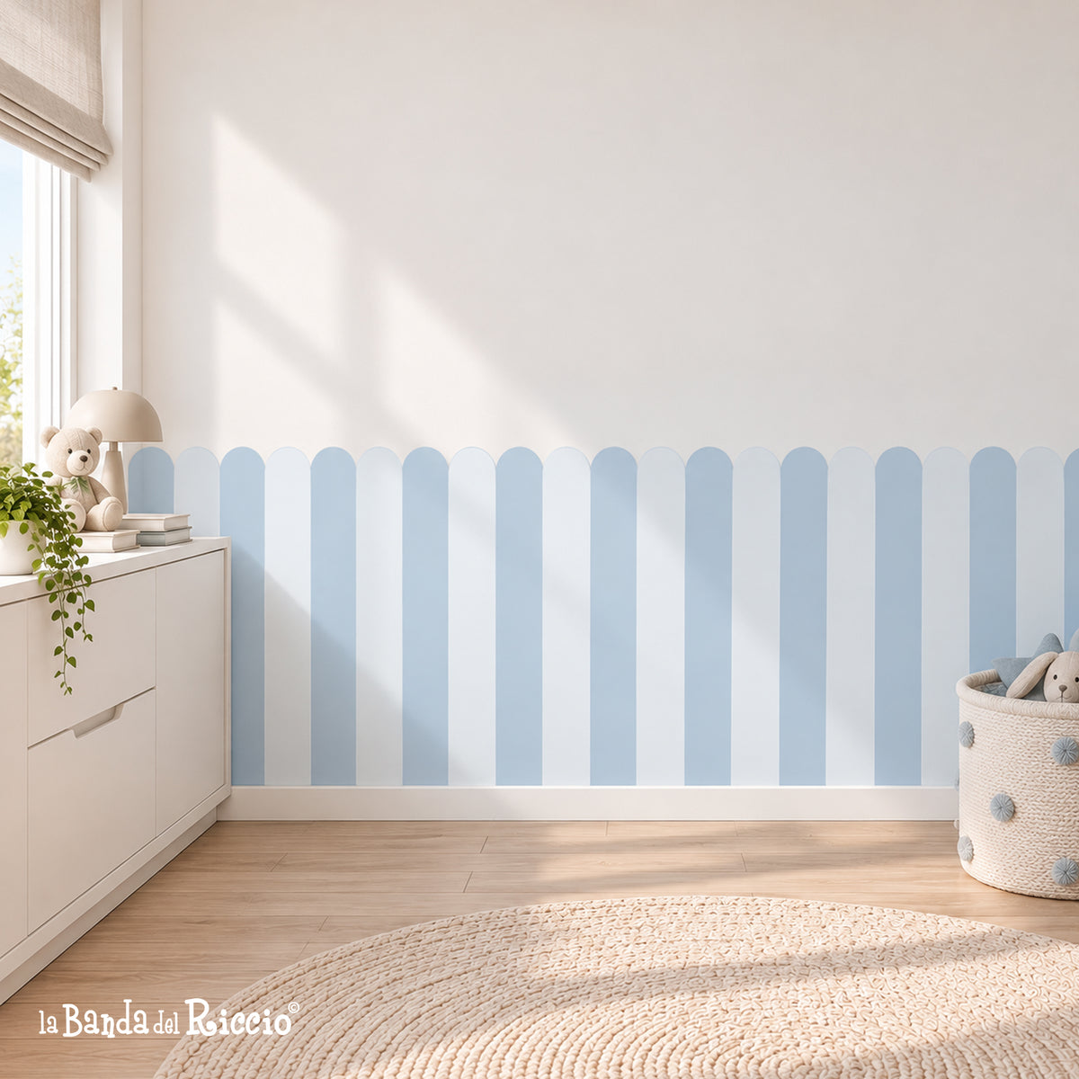 Self-Adhesive Solid Scalloped Wainscoting